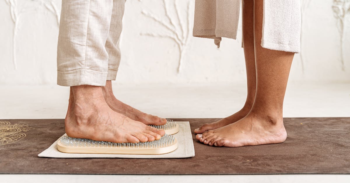 découvrez l'acupression, une technique de médecine traditionnelle qui utilise la pression des doigts sur des points spécifiques du corps pour soulager le stress, améliorer la circulation et favoriser le bien-être général. apprenez comment cette pratique ancestrale peut transformer votre santé au quotidien.