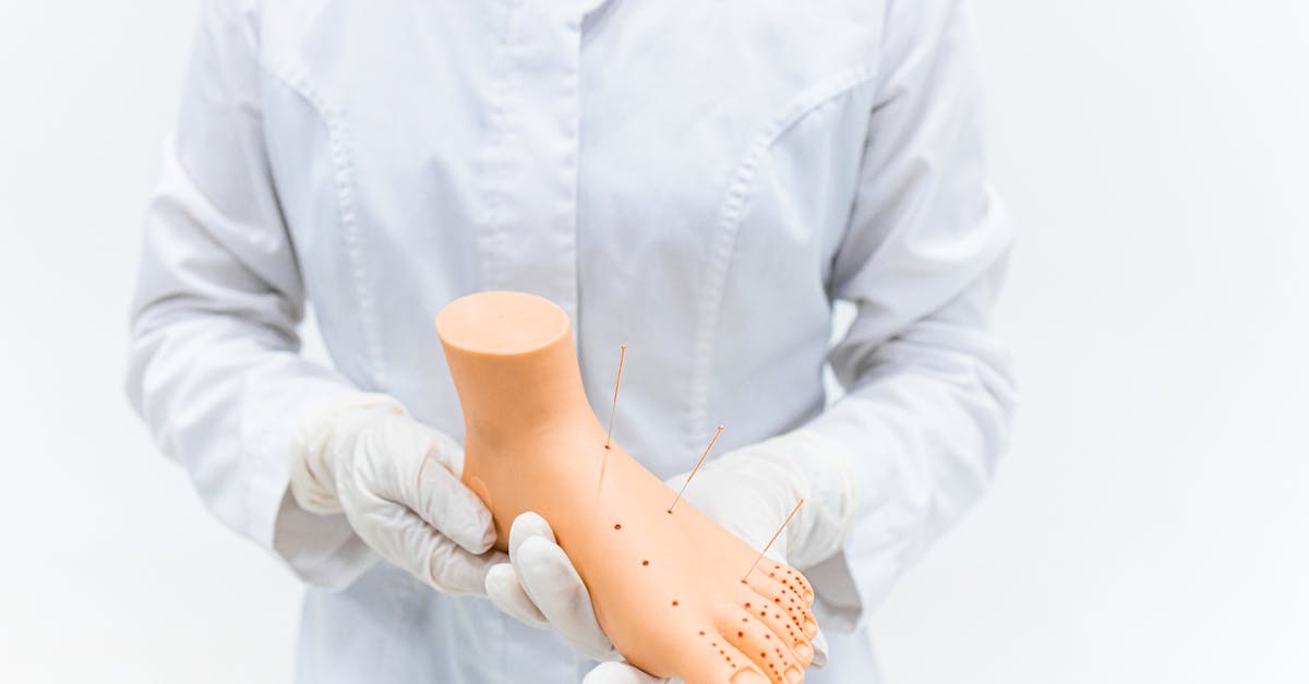 découvrez les bienfaits de l'acupression, une méthode de médecine traditionnelle chinoise qui utilise la pression sur des points spécifiques du corps pour soulager la douleur, réduire le stress et améliorer le bien-être général.