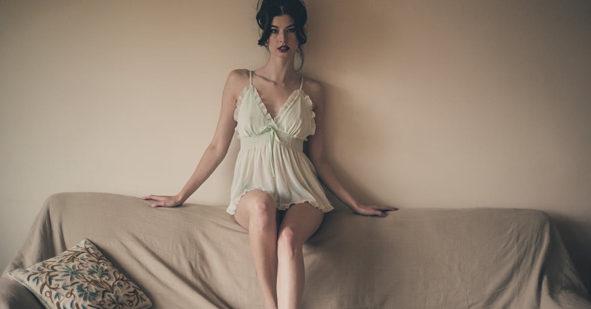 découvrez notre collection de lingerie raffinée et sensuelle, alliant confort et élégance. trouvez le modèle parfait pour chaque occasion, dumatching à la dentelle sophistiquée, pour sublimer votre silhouette et vous sentir belle en toutes circonstances.
