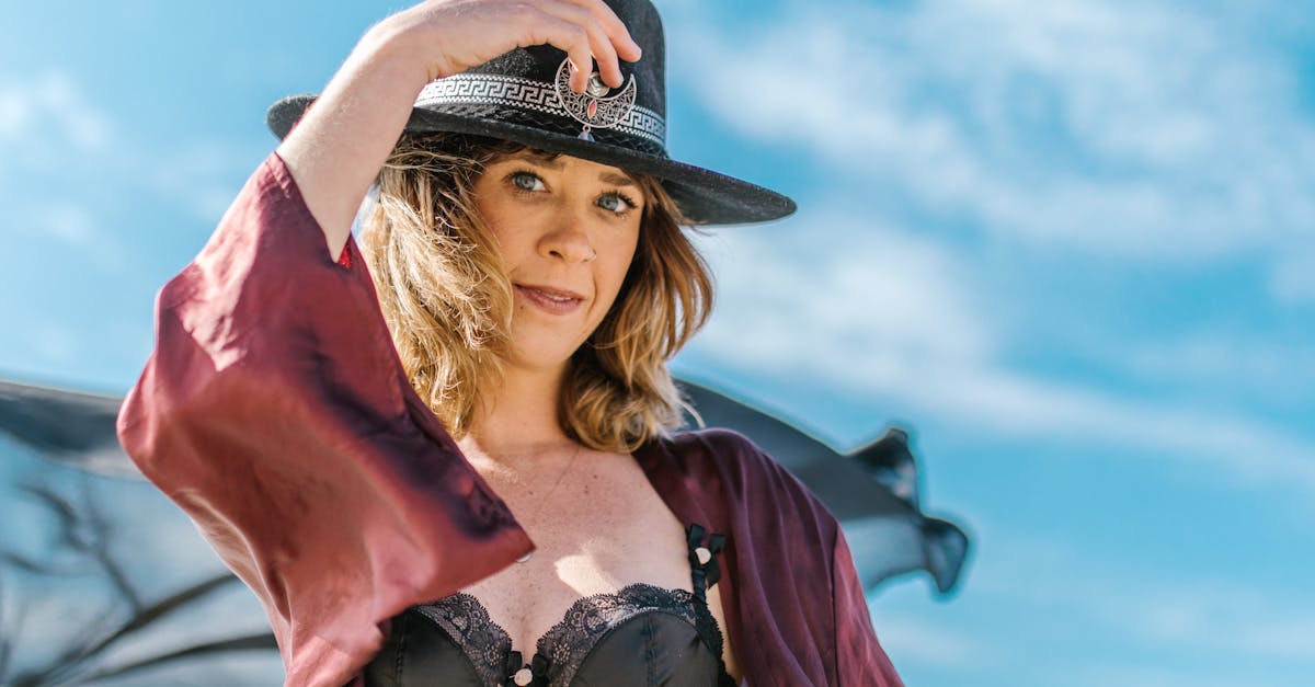 découvrez les dernières tendances en lingerie pour allier confort et style. explorez les nouveautés qui subliment votre silhouette et apportent une touche de sensualité à votre quotidien.