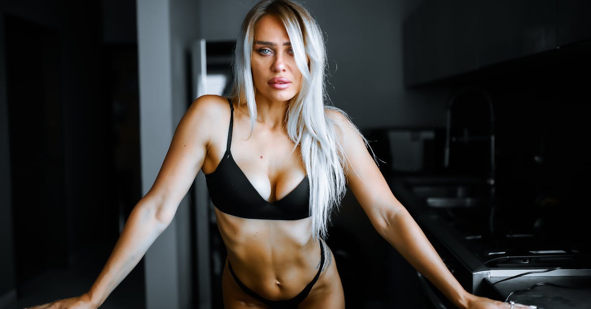 découvrez les dernières tendances en lingerie pour sublimer votre féminité. explorez des styles variés, des couleurs audacieuses aux dentelles délicates, pour allier confort et élégance. inspirez-vous des nouveautés qui mettent en valeur votre silhouette tout en répondant aux exigences de la mode actuelle.