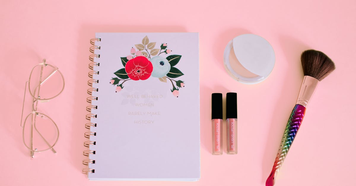 découvrez notre vaste sélection de rouges à lèvres qui allient couleur vibrante et confort ultime. trouvez la teinte parfaite pour chaque occasion et exprimez votre style unique avec nos formules enrichies qui nourrissent vos lèvres.