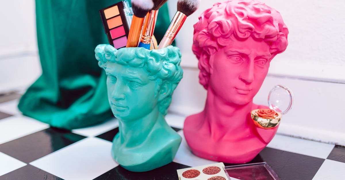 découvrez des astuces et conseils pratiques pour une organisation optimale de votre maquillage. transformez votre routine beauté grâce à des rangements pratiques et esthétiques qui faciliteront votre quotidien.