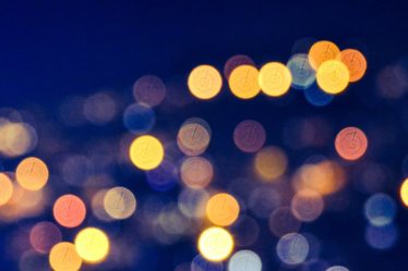 découvrez l'univers enchanteur des lampes nocturnes, des objets design qui illuminent votre espace tout en créant une ambiance cozy et relaxante. parfaites pour les chambres d'enfants ou comme veilleuse pour adultes, nos night lights allient fonctionnalité et esthétique.
