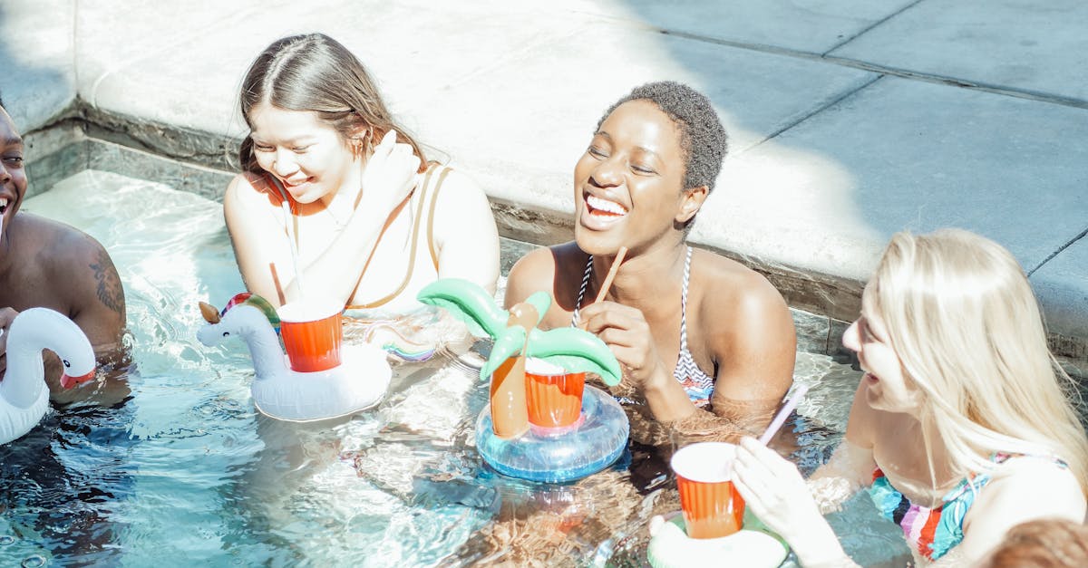 découvrez notre sélection de bouées et flotteurs de piscine, parfaits pour des moments de détente et d'amusement au soleil. que vous recherchiez des modèles confortables, ludiques ou élégants, trouvez le flotteur idéal pour profiter pleinement de votre été.