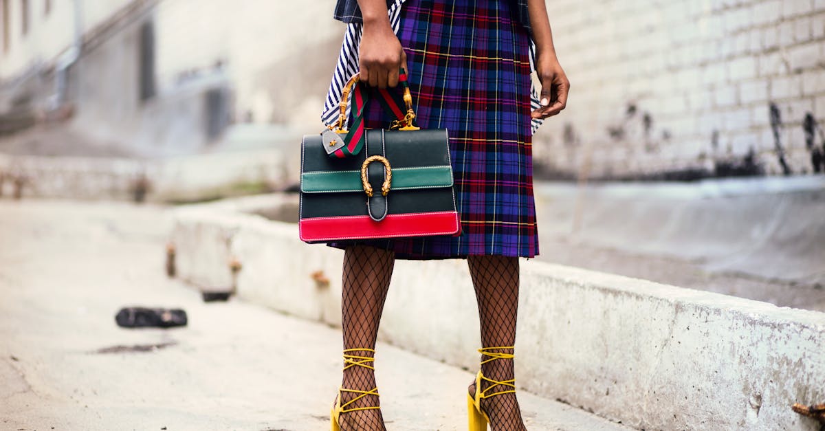 découvrez les dernières tendances de la mode, conseils de style, astuces shopping et inspirations pour renouveler votre garde-robe et exprimer votre personnalité à travers la fashion.