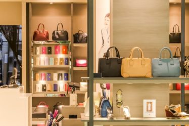découvrez les dernières tendances fashion, conseils de style et inspirations mode pour adopter un look unique et élégant chaque saison. conseils shopping et astuces de professionnels inclus.