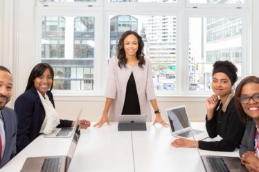 découvrez les clés du leadership : développez vos compétences, inspirez votre équipe et atteignez vos objectifs professionnels grâce à des conseils pratiques et des stratégies efficaces.