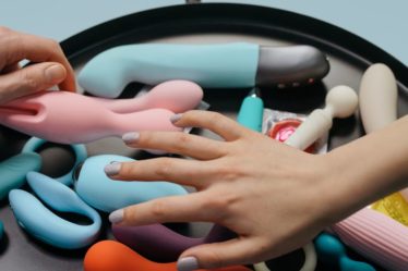 découvrez notre sélection de sex toys pour tous les plaisirs et envies. améliorez votre vie intime en toute discrétion grâce à des produits sûrs, innovants et adaptés à chacun.